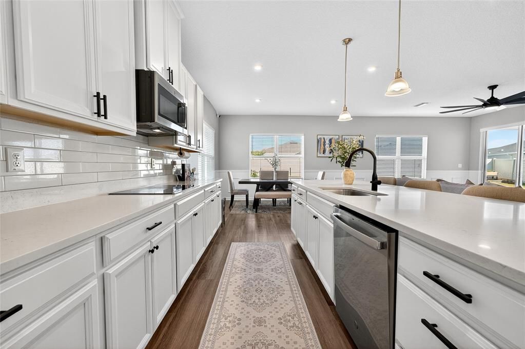 For Sale: $575,000 (5 beds, 3 baths, 2945 Square Feet)