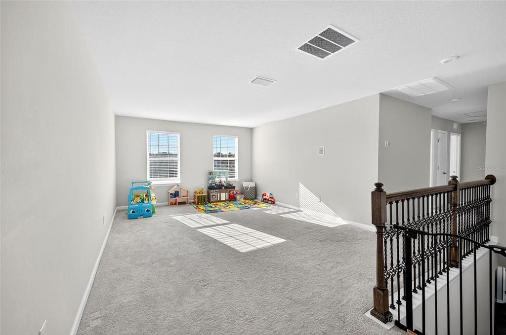 For Sale: $575,000 (5 beds, 3 baths, 2945 Square Feet)