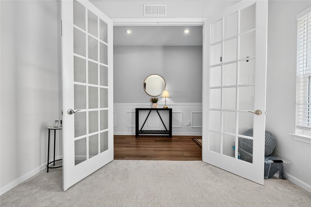 For Sale: $575,000 (5 beds, 3 baths, 2945 Square Feet)