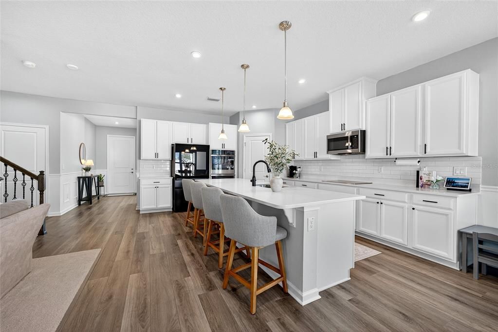 For Sale: $575,000 (5 beds, 3 baths, 2945 Square Feet)