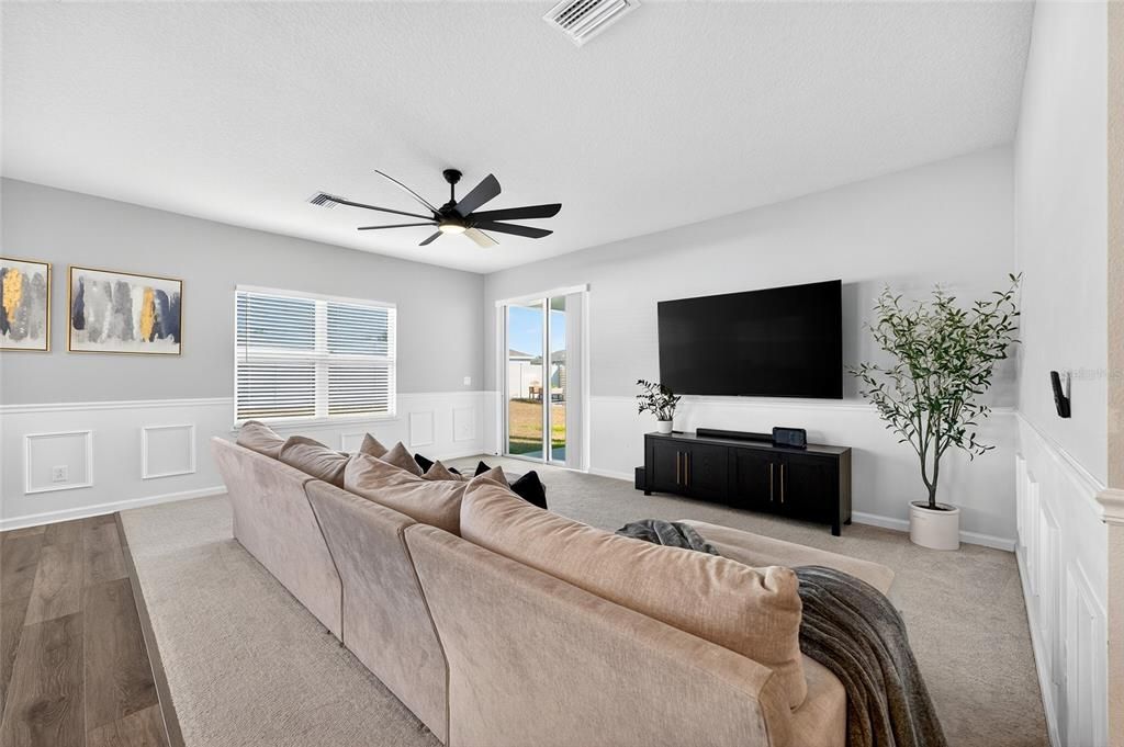 For Sale: $575,000 (5 beds, 3 baths, 2945 Square Feet)