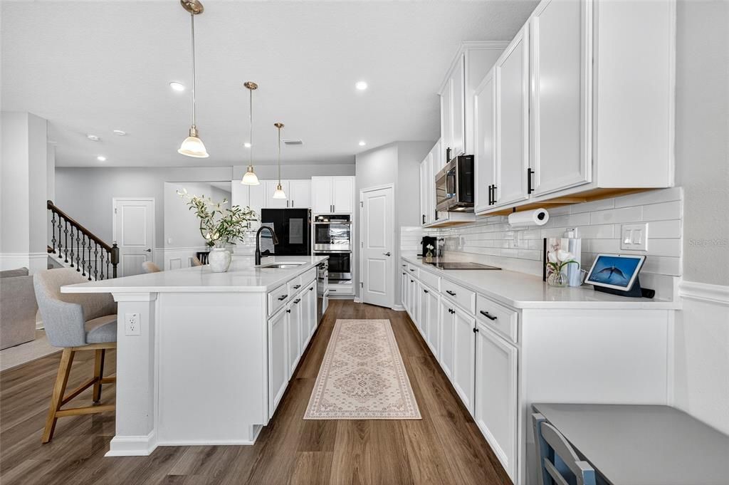 For Sale: $575,000 (5 beds, 3 baths, 2945 Square Feet)