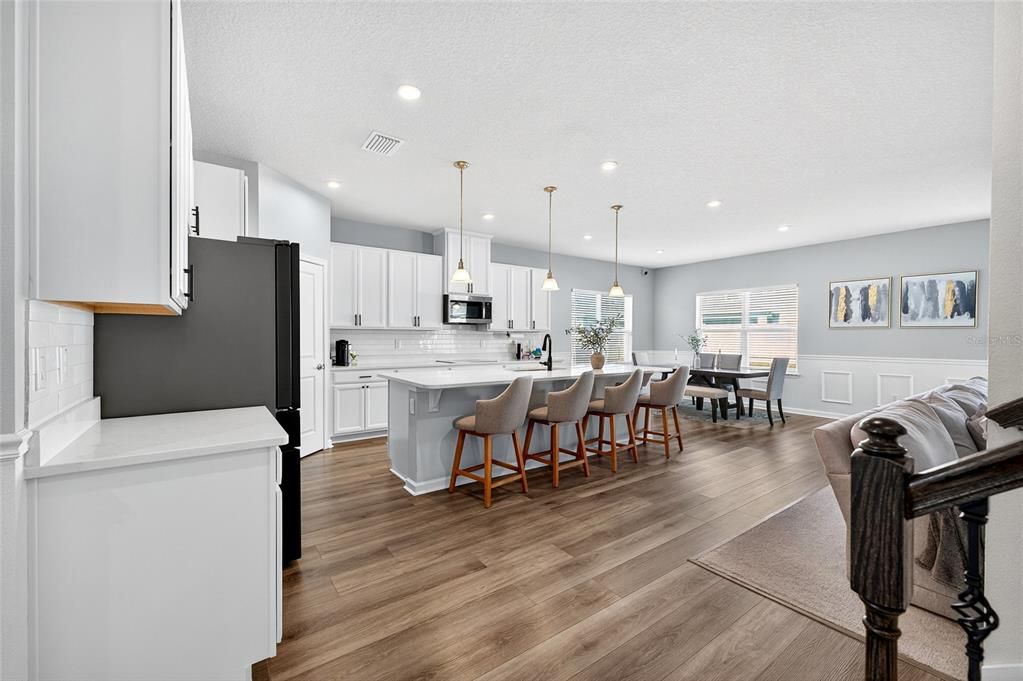 For Sale: $575,000 (5 beds, 3 baths, 2945 Square Feet)