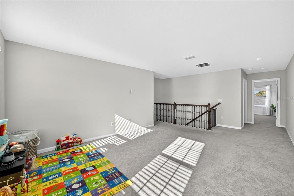 For Sale: $575,000 (5 beds, 3 baths, 2945 Square Feet)