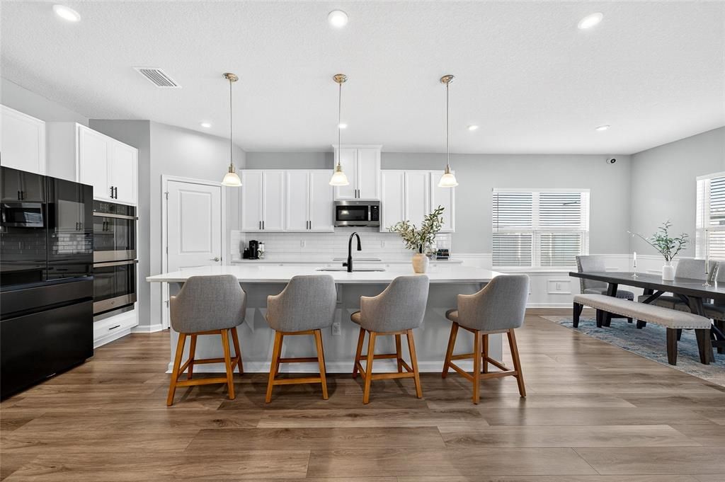 For Sale: $575,000 (5 beds, 3 baths, 2945 Square Feet)