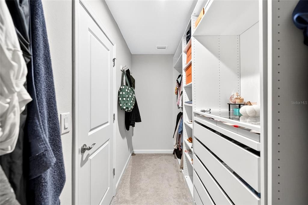 For Sale: $575,000 (5 beds, 3 baths, 2945 Square Feet)