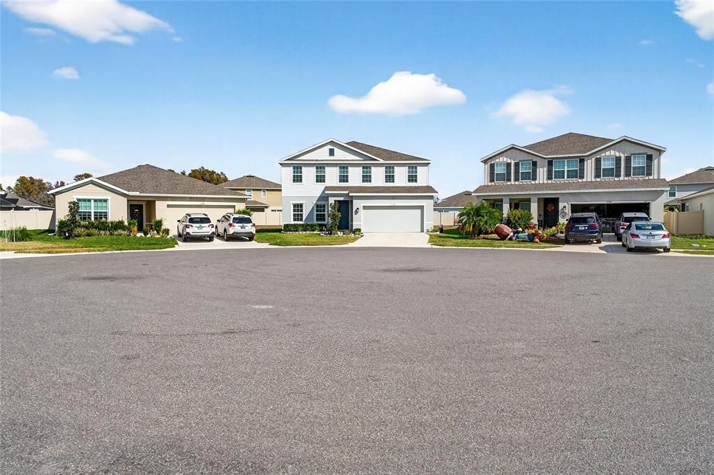 For Sale: $575,000 (5 beds, 3 baths, 2945 Square Feet)