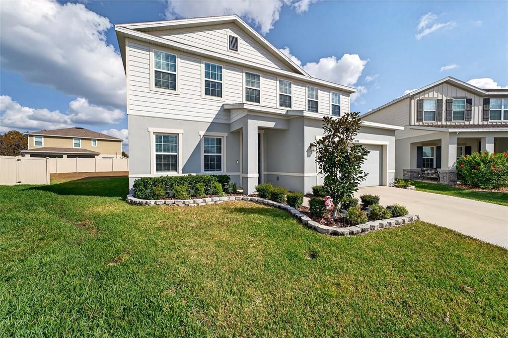 For Sale: $575,000 (5 beds, 3 baths, 2945 Square Feet)