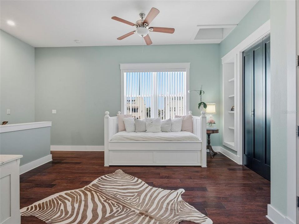 For Sale: $1,690,000 (3 beds, 3 baths, 3300 Square Feet)