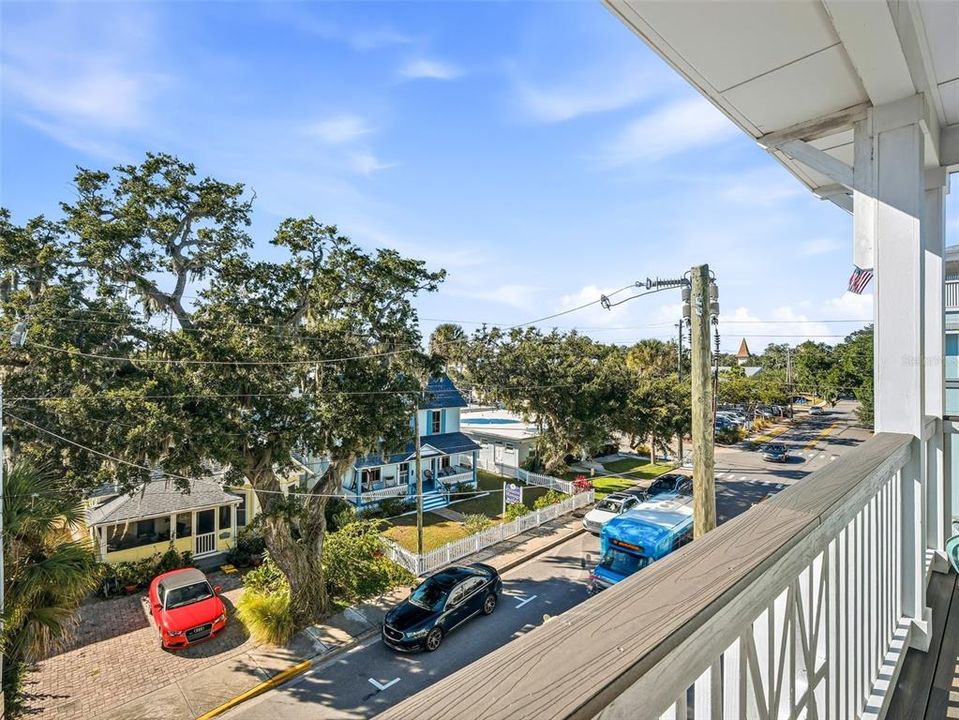 For Sale: $1,690,000 (3 beds, 3 baths, 3300 Square Feet)