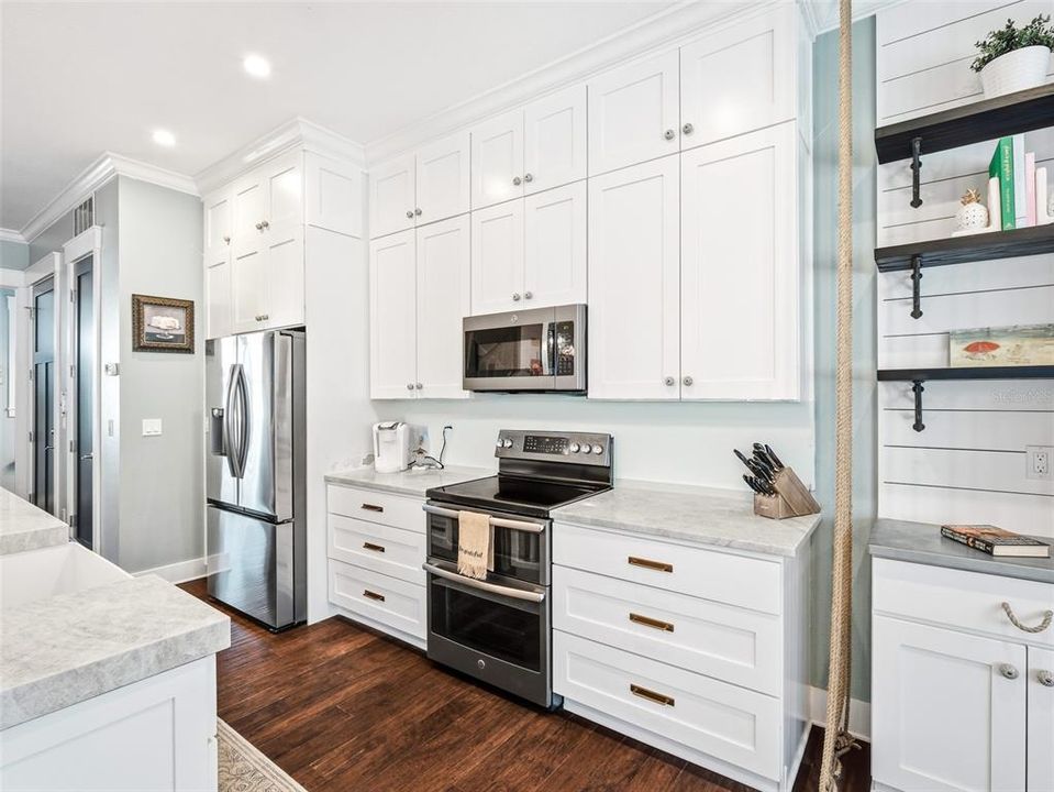 For Sale: $1,690,000 (3 beds, 3 baths, 3300 Square Feet)