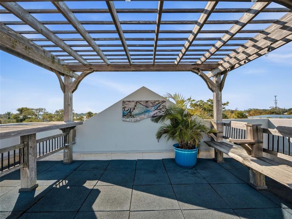 For Sale: $1,690,000 (3 beds, 3 baths, 3300 Square Feet)