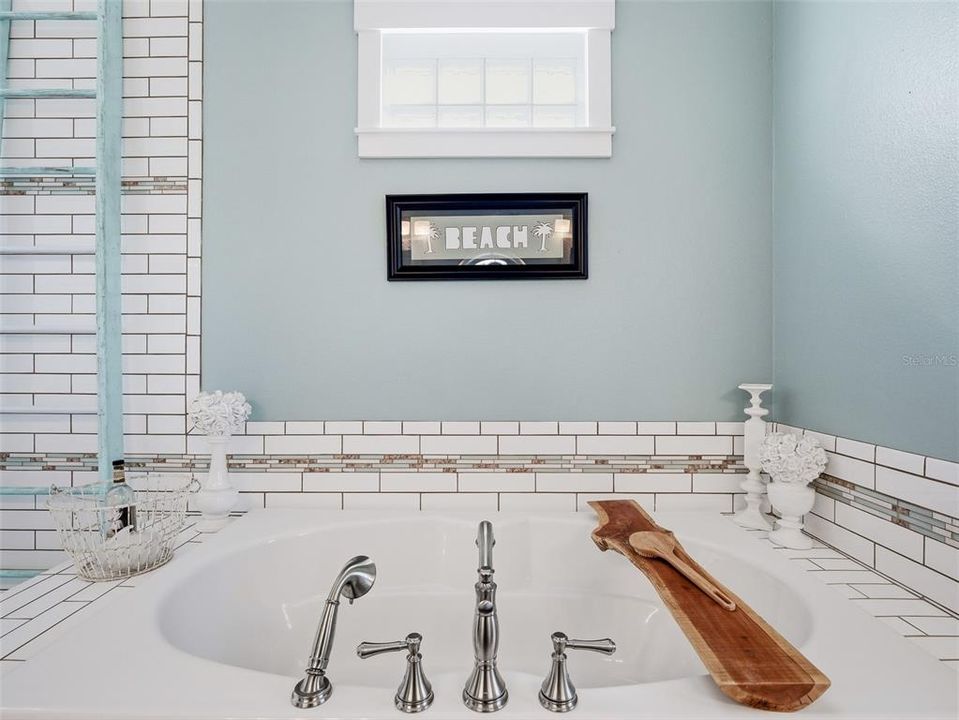 For Sale: $1,690,000 (3 beds, 3 baths, 3300 Square Feet)