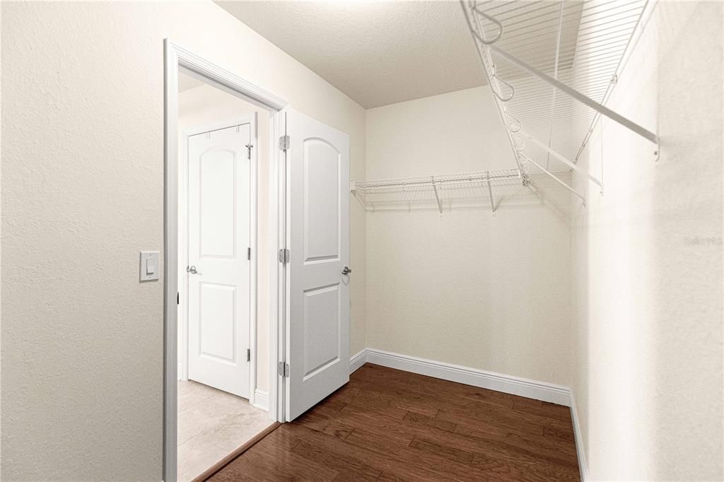 For Sale: $385,000 (4 beds, 2 baths, 1783 Square Feet)