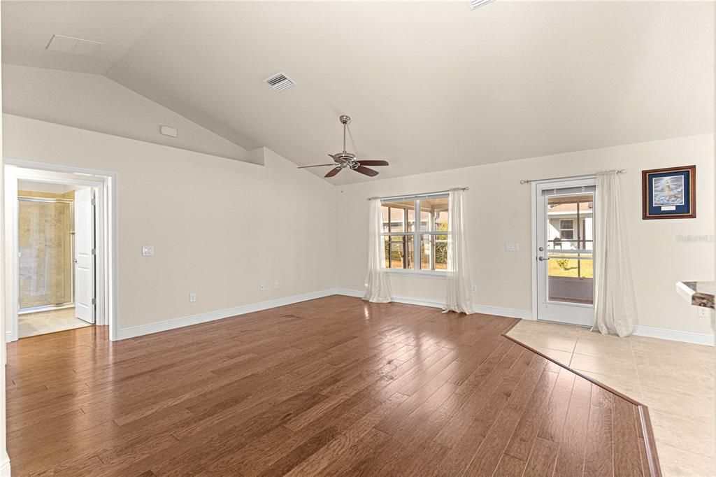 For Sale: $385,000 (4 beds, 2 baths, 1783 Square Feet)