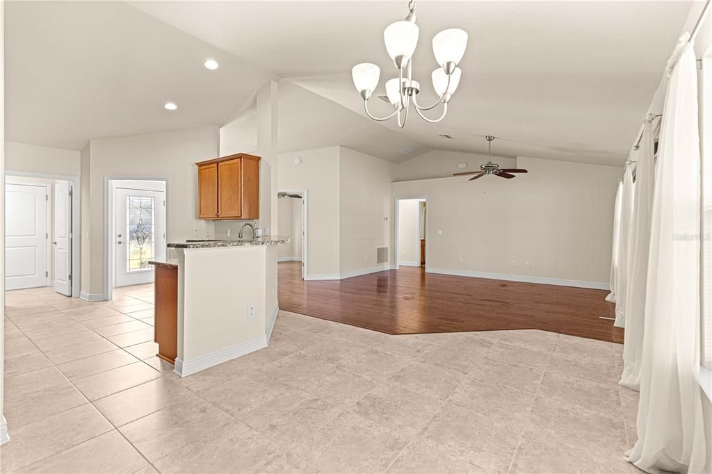 For Sale: $385,000 (4 beds, 2 baths, 1783 Square Feet)