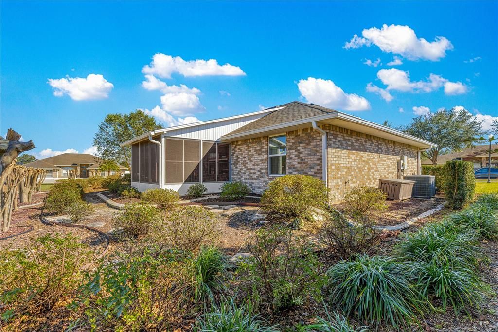 For Sale: $385,000 (4 beds, 2 baths, 1783 Square Feet)