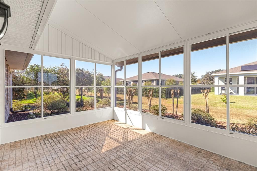 For Sale: $385,000 (4 beds, 2 baths, 1783 Square Feet)