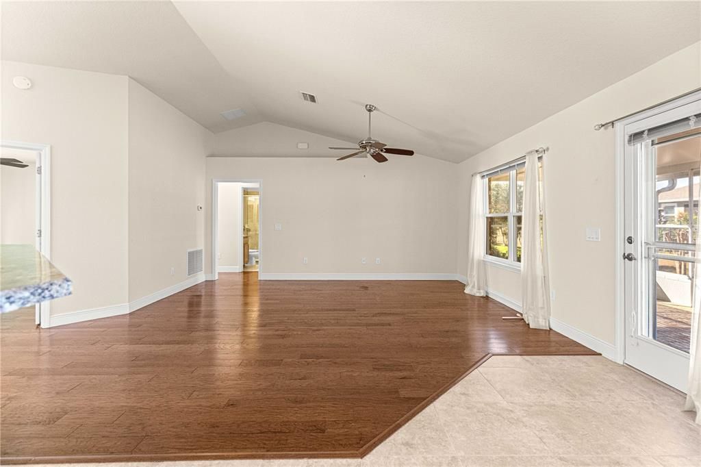 For Sale: $385,000 (4 beds, 2 baths, 1783 Square Feet)