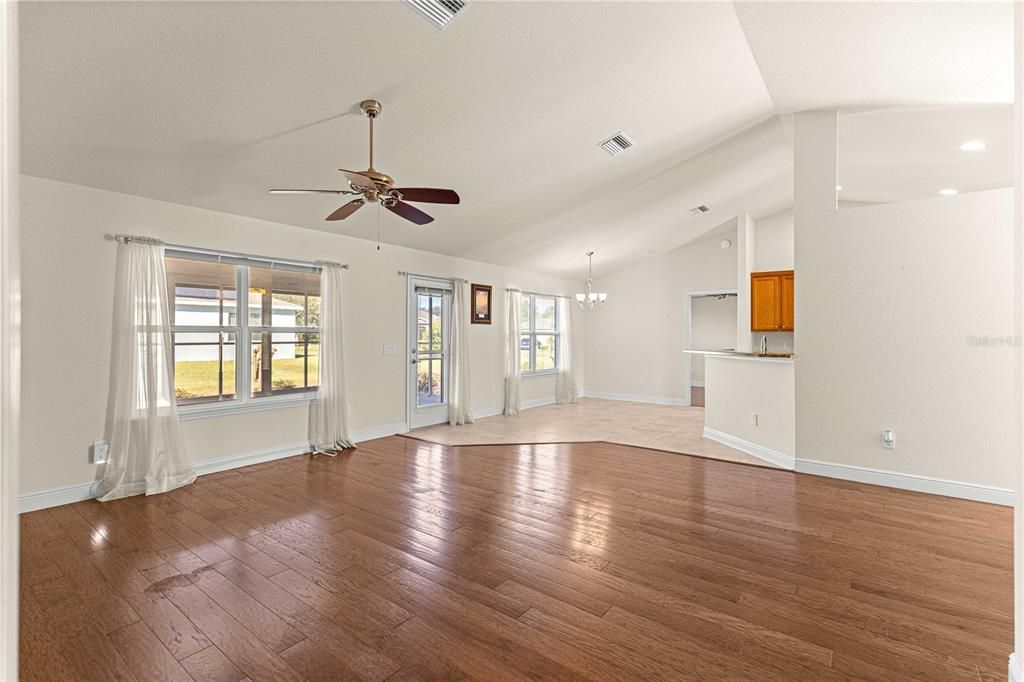 For Sale: $385,000 (4 beds, 2 baths, 1783 Square Feet)