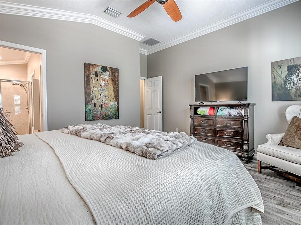 Activo con contrato: $379,900 (3 camas, 2 baños, 1597 Pies cuadrados)