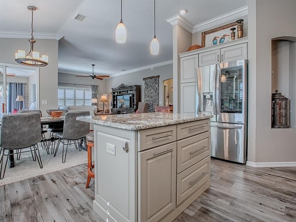 Activo con contrato: $379,900 (3 camas, 2 baños, 1597 Pies cuadrados)