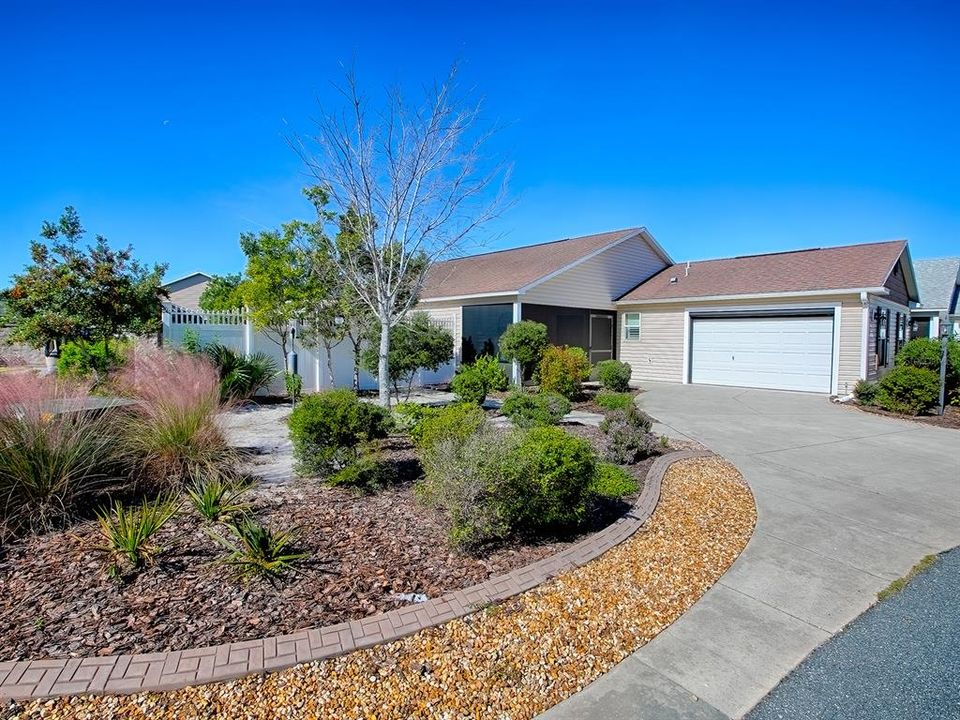 Activo con contrato: $379,900 (3 camas, 2 baños, 1597 Pies cuadrados)