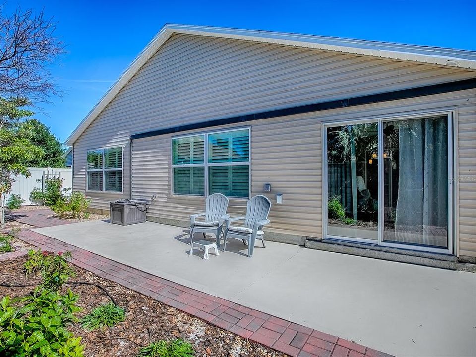 Activo con contrato: $379,900 (3 camas, 2 baños, 1597 Pies cuadrados)