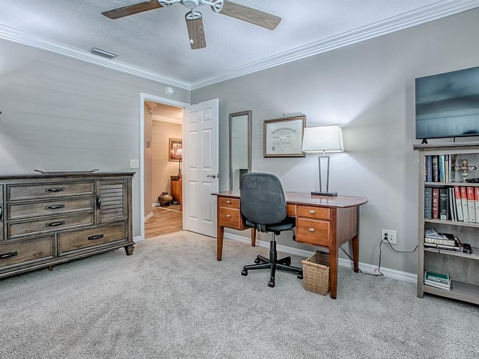 Activo con contrato: $379,900 (3 camas, 2 baños, 1597 Pies cuadrados)