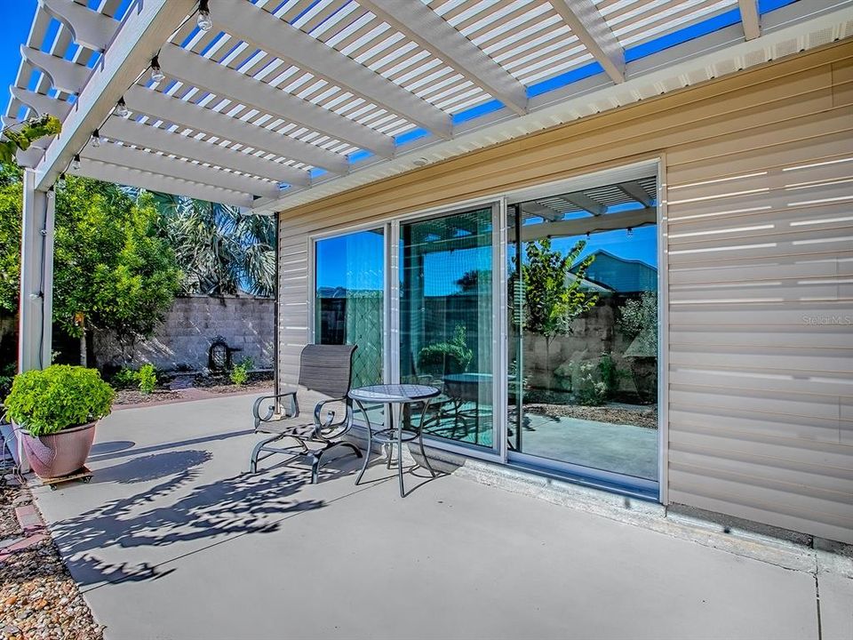 Activo con contrato: $379,900 (3 camas, 2 baños, 1597 Pies cuadrados)