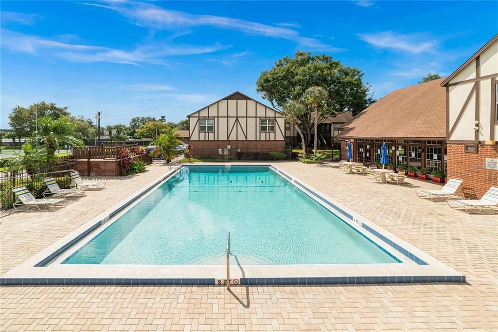 For Sale: $149,990 (1 beds, 1 baths, 730 Square Feet)