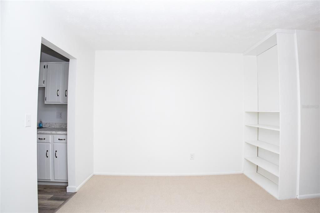 For Sale: $149,990 (1 beds, 1 baths, 730 Square Feet)