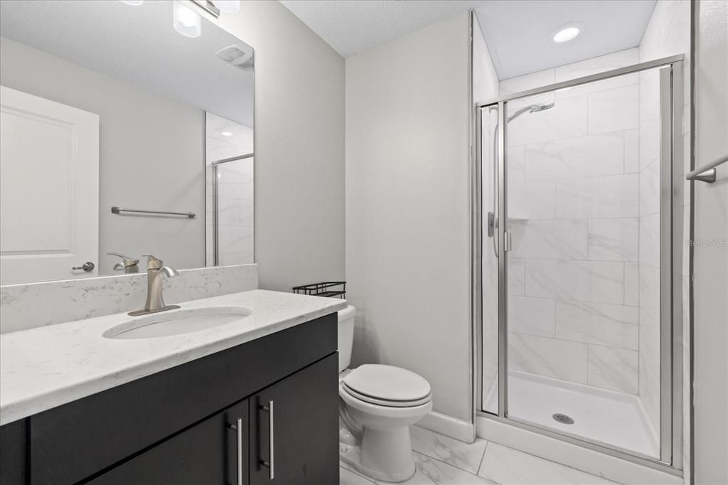 Activo con contrato: $655,000 (4 camas, 3 baños, 2226 Pies cuadrados)