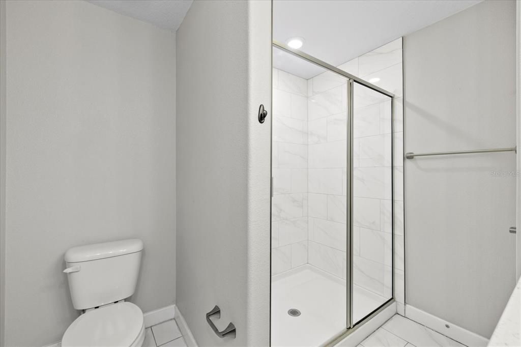 Activo con contrato: $655,000 (4 camas, 3 baños, 2226 Pies cuadrados)