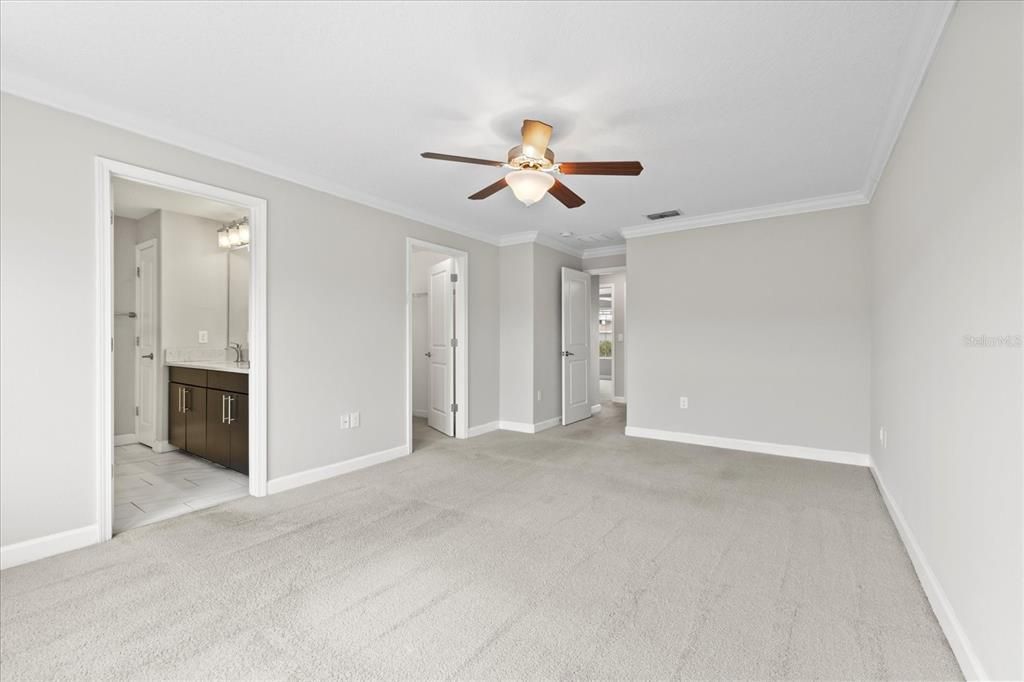 Activo con contrato: $655,000 (4 camas, 3 baños, 2226 Pies cuadrados)