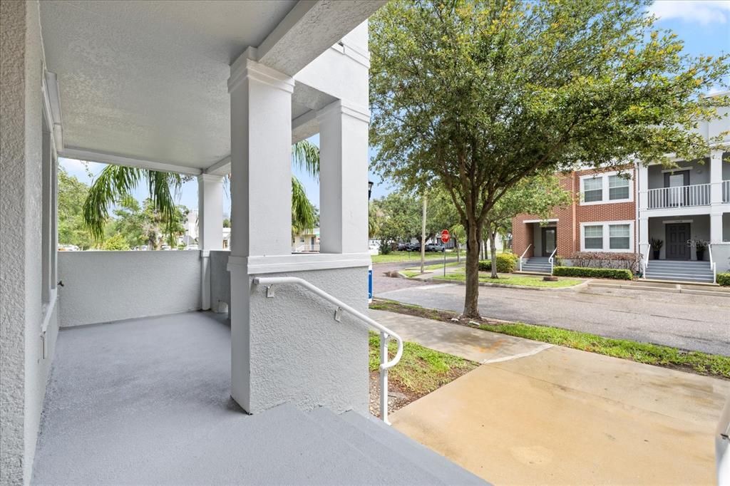 Activo con contrato: $655,000 (4 camas, 3 baños, 2226 Pies cuadrados)