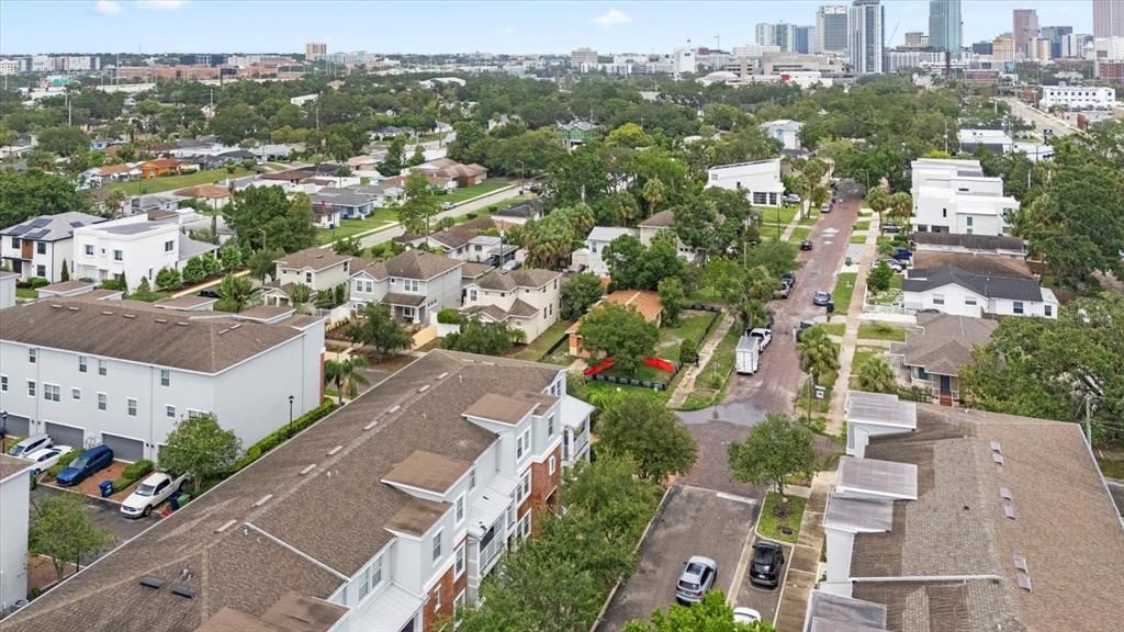 Activo con contrato: $655,000 (4 camas, 3 baños, 2226 Pies cuadrados)