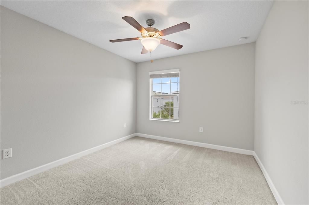 Activo con contrato: $655,000 (4 camas, 3 baños, 2226 Pies cuadrados)