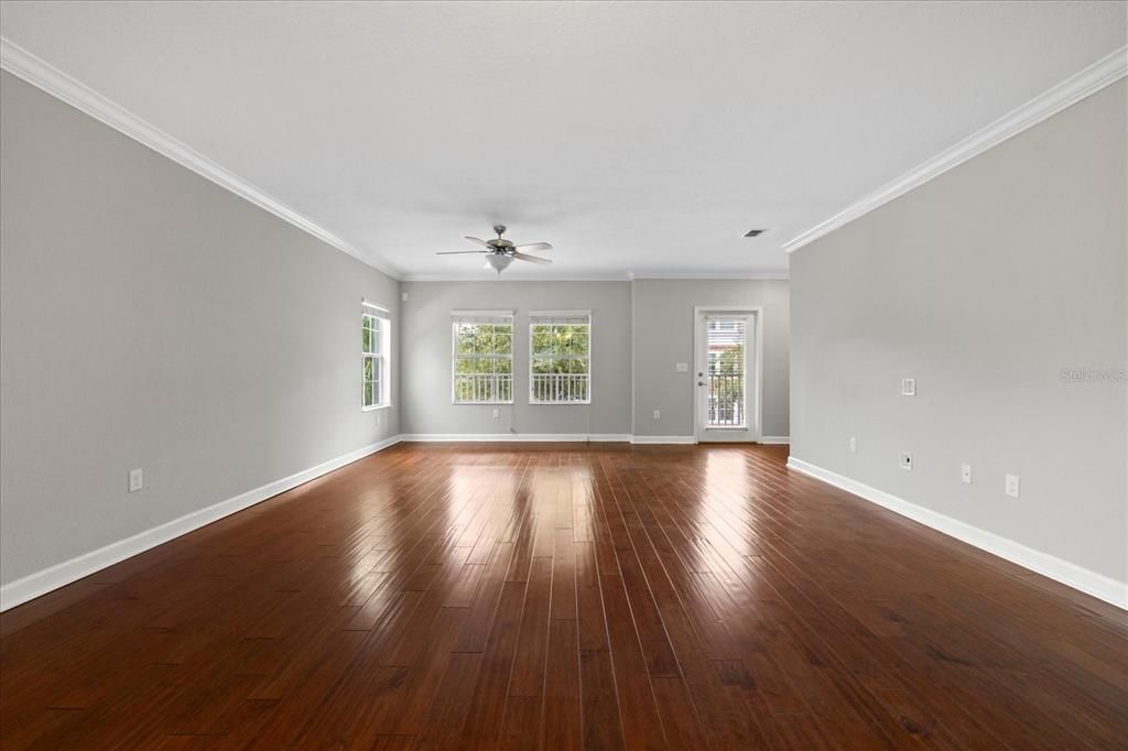 Activo con contrato: $655,000 (4 camas, 3 baños, 2226 Pies cuadrados)