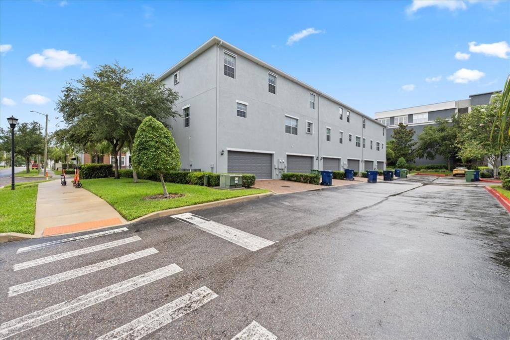 Activo con contrato: $655,000 (4 camas, 3 baños, 2226 Pies cuadrados)