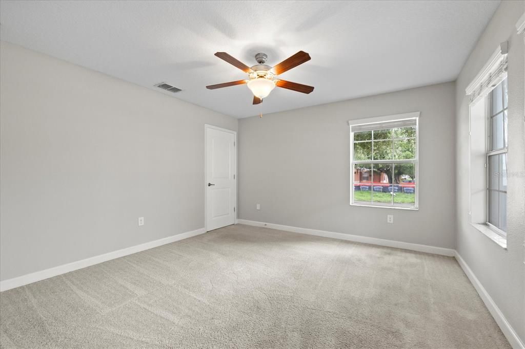 Activo con contrato: $655,000 (4 camas, 3 baños, 2226 Pies cuadrados)