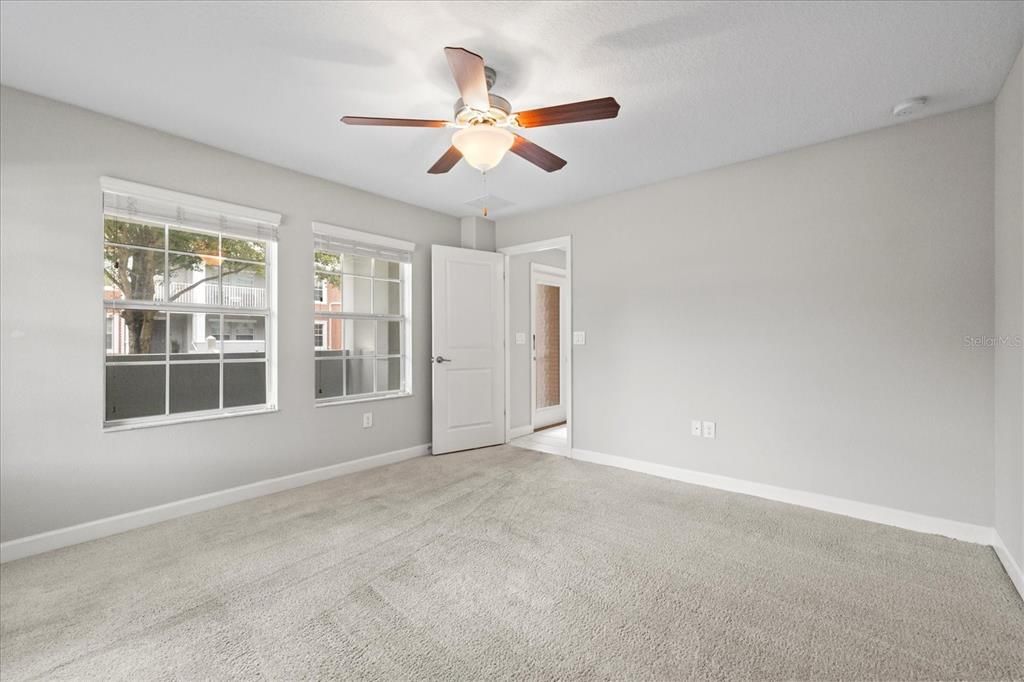 Activo con contrato: $655,000 (4 camas, 3 baños, 2226 Pies cuadrados)