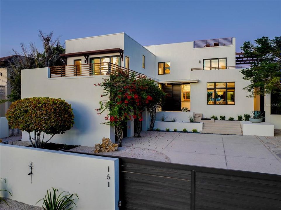 For Sale: $6,500,000 (5 beds, 4 baths, 4617 Square Feet)