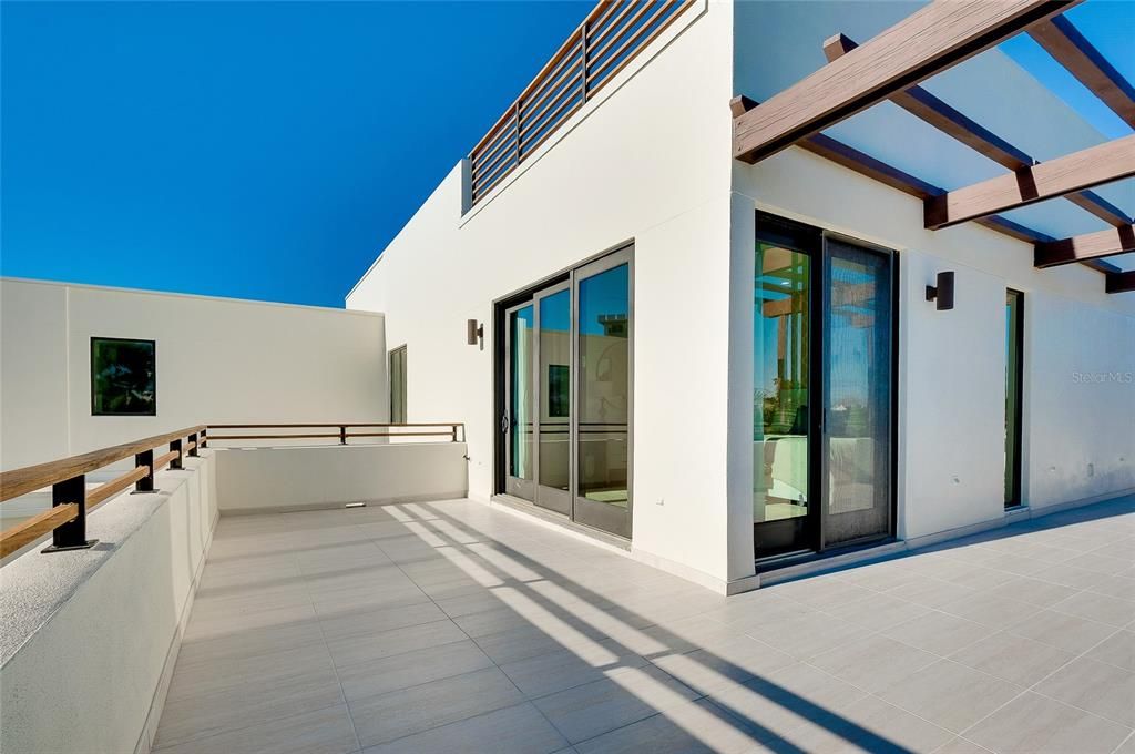 For Sale: $6,500,000 (5 beds, 4 baths, 4617 Square Feet)