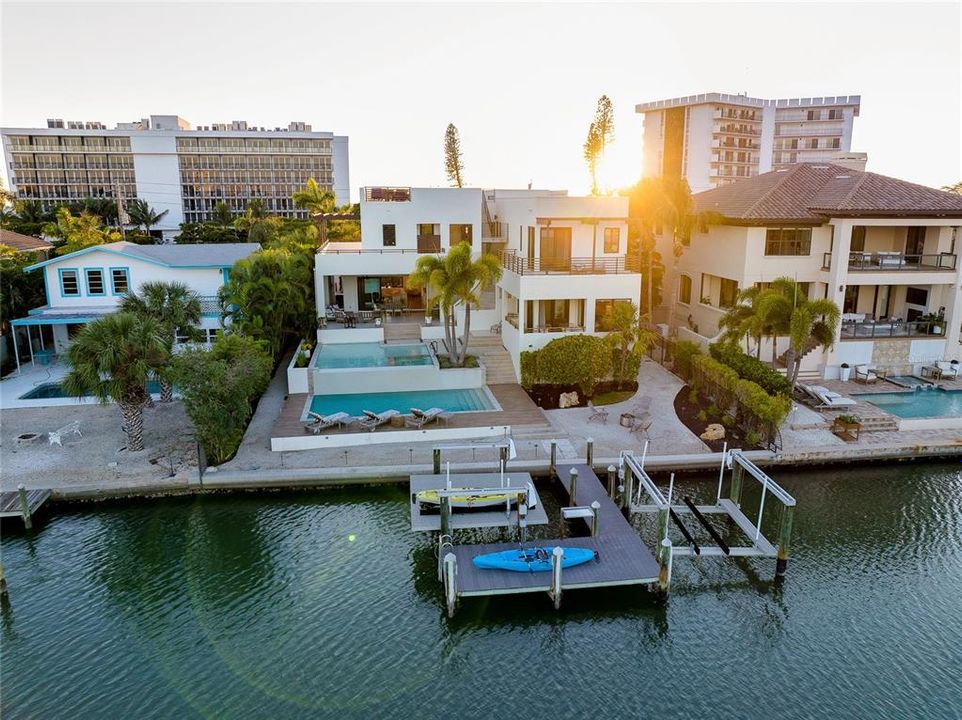 For Sale: $6,500,000 (5 beds, 4 baths, 4617 Square Feet)