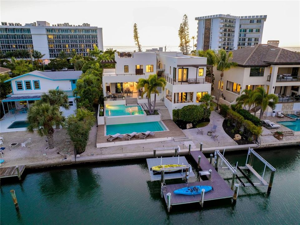 For Sale: $6,500,000 (5 beds, 4 baths, 4617 Square Feet)