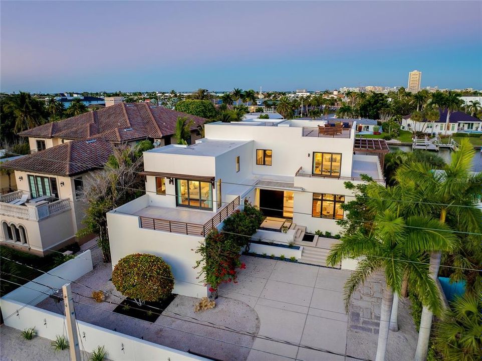 For Sale: $6,500,000 (5 beds, 4 baths, 4617 Square Feet)