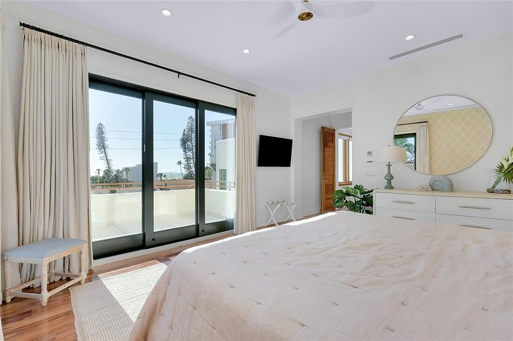 For Sale: $6,500,000 (5 beds, 4 baths, 4617 Square Feet)