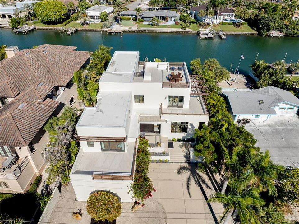 For Sale: $6,500,000 (5 beds, 4 baths, 4617 Square Feet)