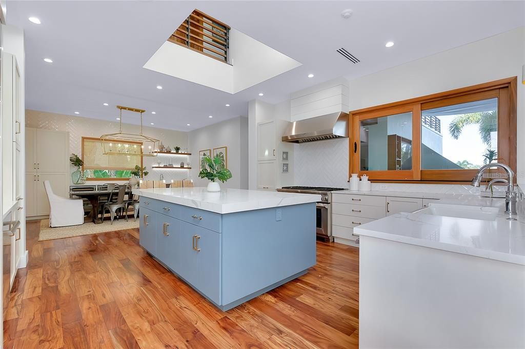 For Sale: $6,500,000 (5 beds, 4 baths, 4617 Square Feet)